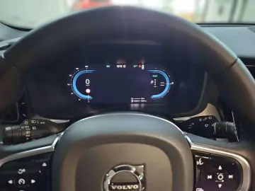VOLVO XC60 Plus Black Edition Recharge Plug-In Hybrid