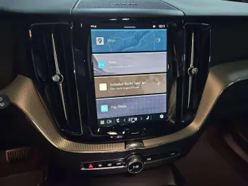 VOLVO XC60 Plus Black Edition Recharge Plug-In Hybrid