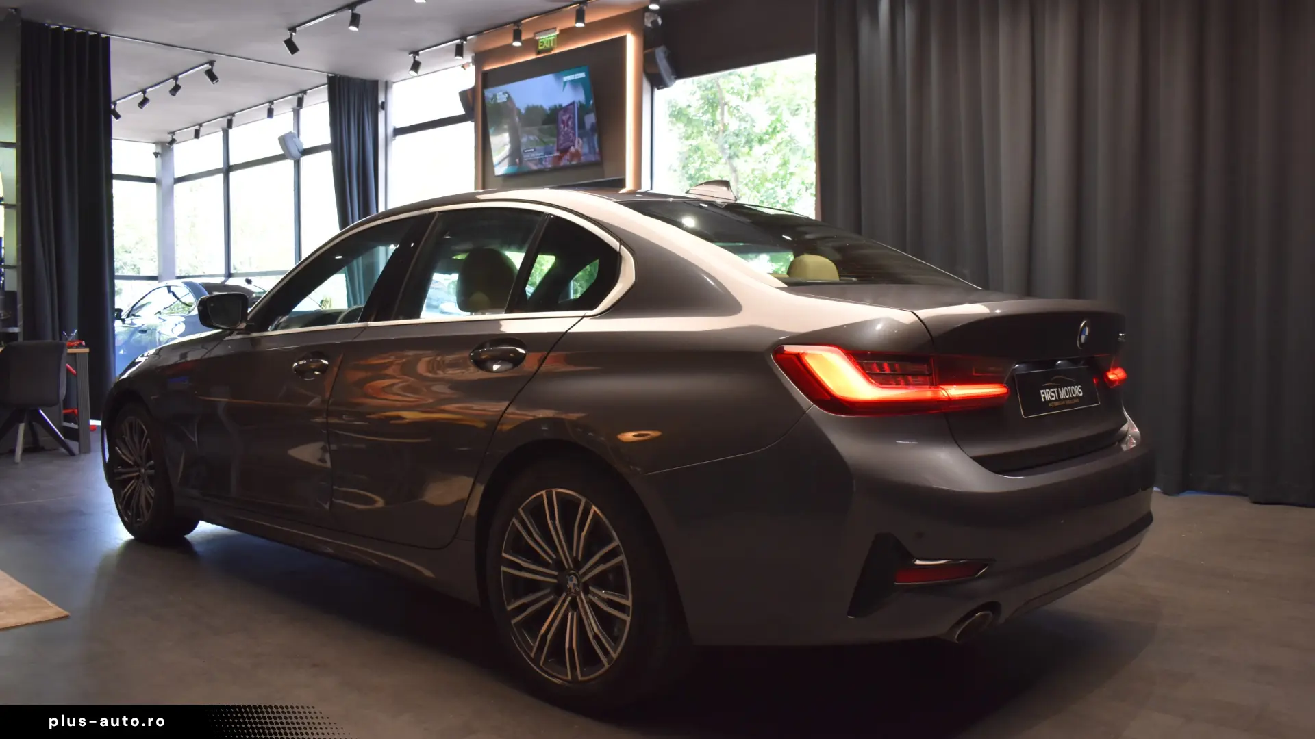 BMW Seria 3 330i Aut. Sport Line
