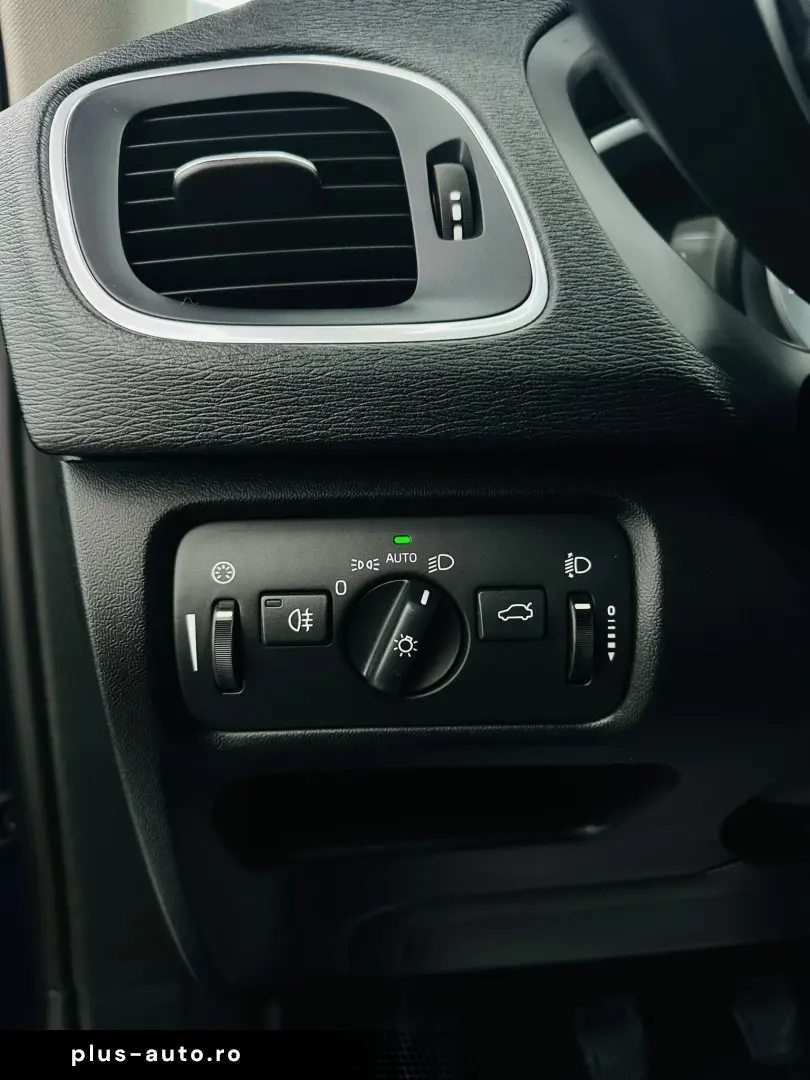 VOLVO V40 2016 2.0D E6 Garantie 12 Luni Rate Avans 0 Doar Cu