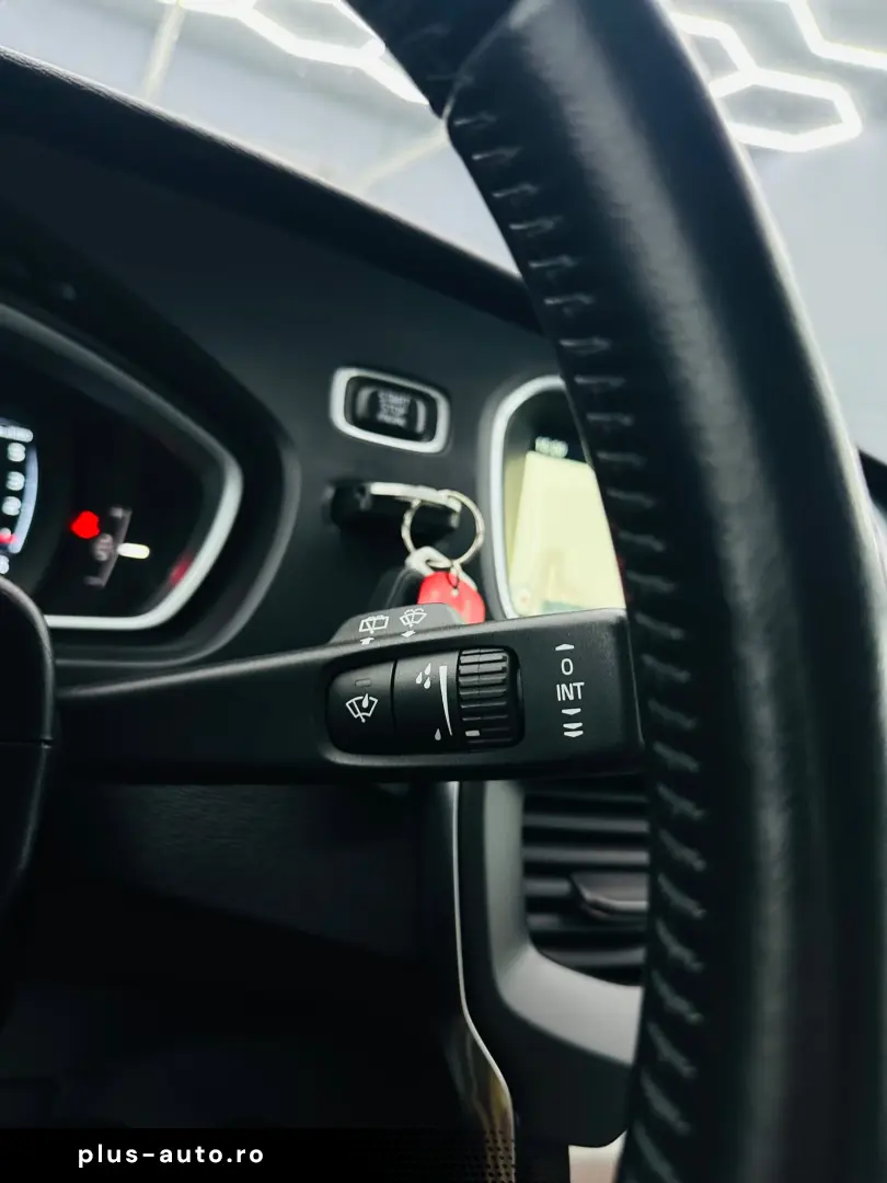 VOLVO V40 2016 2.0D E6 Garantie 12 Luni Rate Avans 0 Doar Cu