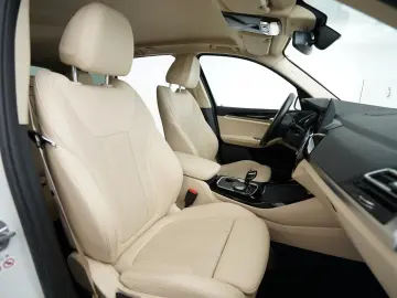 BMW X3 xDrive20d (Navi LED AHK HUD WLAN)