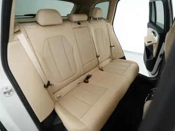 BMW X3 xDrive20d (Navi LED AHK HUD WLAN)