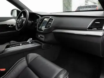 VOLVO XC90 Recharge T8 AWD Ultimate Dark STANDHZ LED