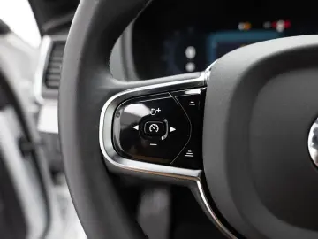 VOLVO XC90 Recharge T8 AWD Ultimate Dark STANDHZ LED