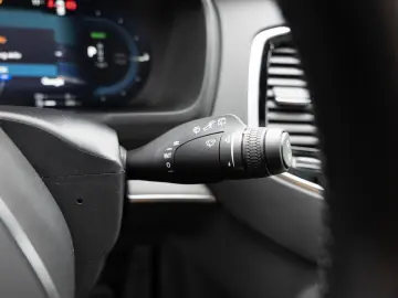 VOLVO XC90 Recharge T8 AWD Ultimate Dark STANDHZ LED