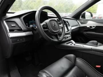 VOLVO XC90 Recharge T8 AWD Ultimate Dark STANDHZ LED