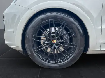 PORSCHE Cayenne Coupe E-Hybrid