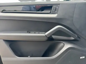 PORSCHE Cayenne Coupe E-Hybrid