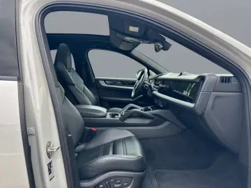 PORSCHE Cayenne Coupe E-Hybrid