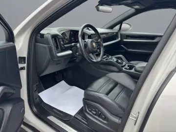 PORSCHE Cayenne Coupe E-Hybrid