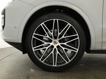 PORSCHE Cayenne Coupé Sport Inno Key 360 Sportabgas 22