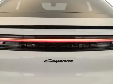 PORSCHE Cayenne Coupé Sport Inno Key 360 Sportabgas 22