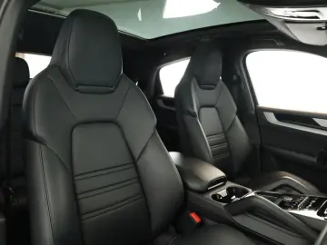 PORSCHE Cayenne Coupé Sport Inno Key 360 Sportabgas 22