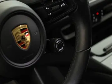 PORSCHE Cayenne Coupé Sport Inno Key 360 Sportabgas 22