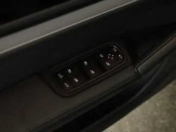PORSCHE Cayenne Coupé Sport Inno Key 360 Sportabgas 22