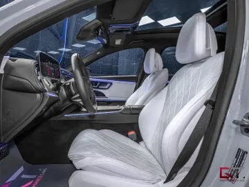 MERCEDES-BENZ E 300 de 4MATIC AMG Alpine Grey Pano Burm-4D