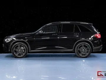MERCEDES-BENZ GLC 300 e 4MATIC AMG Pano Burm AIRMATIC