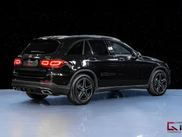 MERCEDES-BENZ GLC 300 e 4MATIC AMG Pano Burm AIRMATIC