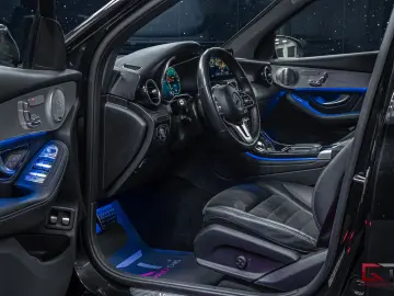 MERCEDES-BENZ GLC 300 e 4MATIC AMG Pano Burm AIRMATIC