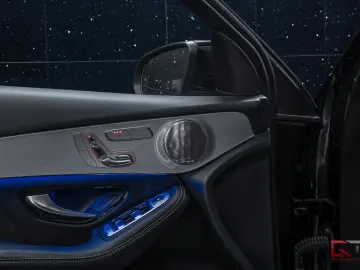 MERCEDES-BENZ GLC 300 e 4MATIC AMG Pano Burm AIRMATIC