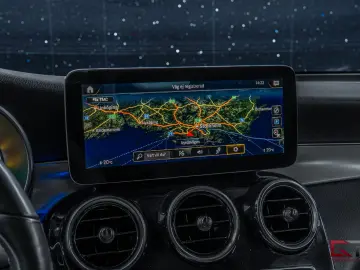 MERCEDES-BENZ GLC 300 e 4MATIC AMG Pano Burm AIRMATIC