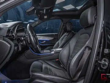 MERCEDES-BENZ GLC 300 e 4MATIC AMG Pano Burm AIRMATIC