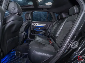 MERCEDES-BENZ GLC 300 e 4MATIC AMG Pano Burm AIRMATIC