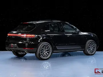 PORSCHE Macan Nordic PDK Pano 21  RS Spyder Steer