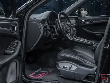 PORSCHE Macan Nordic PDK Pano 21  RS Spyder Steer