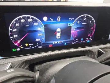 MERCEDES-BENZ A 200 Lim. d AMG LED Memory MBUX AR
