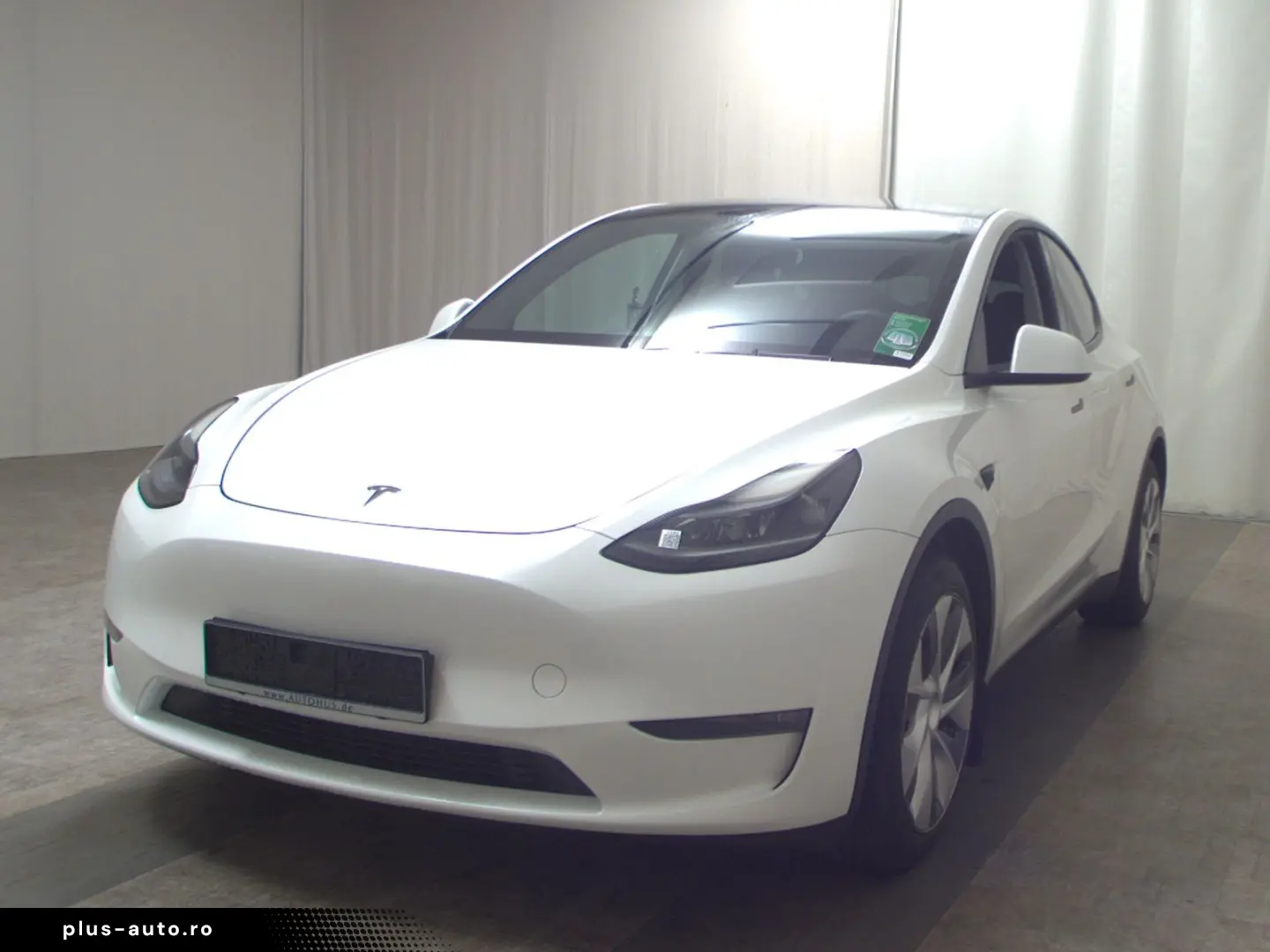 TESLA Model Y Long Range AWD LED Pano