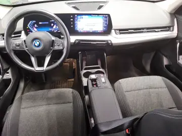 BMW iX1 xDrive30e Navi LED Curved