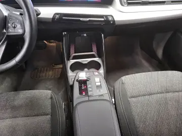 BMW iX1 xDrive30e Navi LED Curved