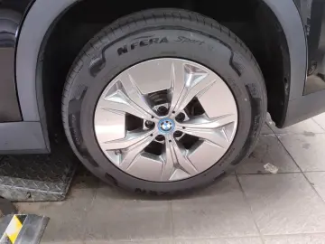 BMW iX1 xDrive30e Navi LED Curved