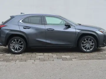 LEXUS UX 250h F SPORT Design