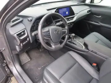 LEXUS UX 250h F SPORT Design