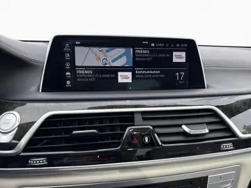 BMW 745e M Sport TV HUD Massa SoftClo Glasd H K Gest