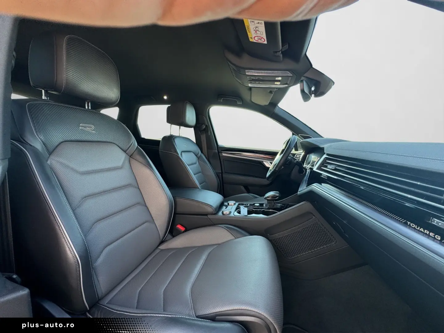 VW Touareg R-LINE 3.0 TDI V6 4MOTION IQ.LIGHT NAVI