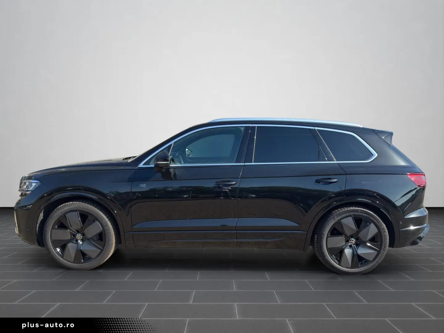 VW Touareg R-LINE 3.0 TDI V6 4MOTION IQ.LIGHT NAVI
