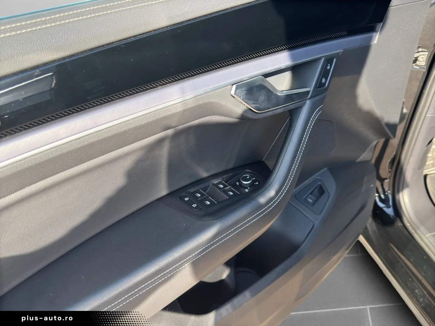 VW Touareg R-LINE 3.0 TDI V6 4MOTION IQ.LIGHT NAVI