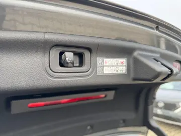 MERCEDES-BENZ C 300d Limousine AMG Line Leder AHK HU…