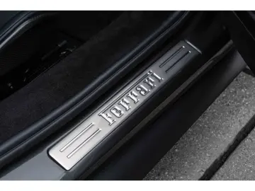 FERRARI 296 GTB  Carbon LED Lift Daytona-Racingseats JBL