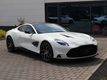 ASTON MARTIN Vanquish V12 by  Q  full CARBON-Sonderl…