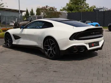 ASTON MARTIN Vanquish V12 by  Q  full CARBON-Sonderl…