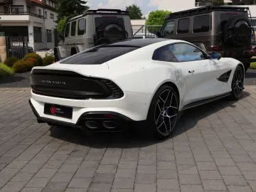 ASTON MARTIN Vanquish V12 by  Q  full CARBON-Sonderl…