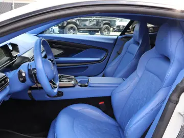 ASTON MARTIN Vanquish V12 by  Q  full CARBON-Sonderl…