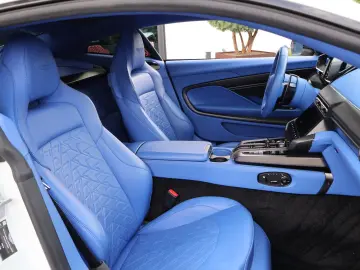 ASTON MARTIN Vanquish V12 by  Q  full CARBON-Sonderl…