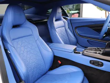 ASTON MARTIN Vanquish V12 by  Q  full CARBON-Sonderl…