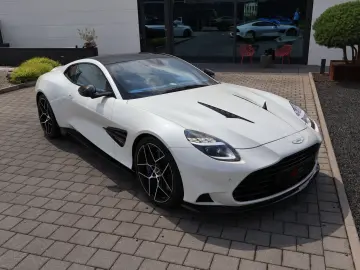ASTON MARTIN Vanquish V12 by  Q  full CARBON-Sonderl…